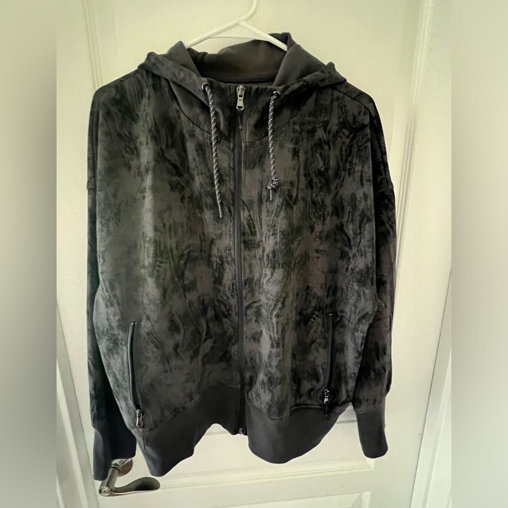 Old Navy Active Fleece XL FITS like a MEDIUM or oversized S